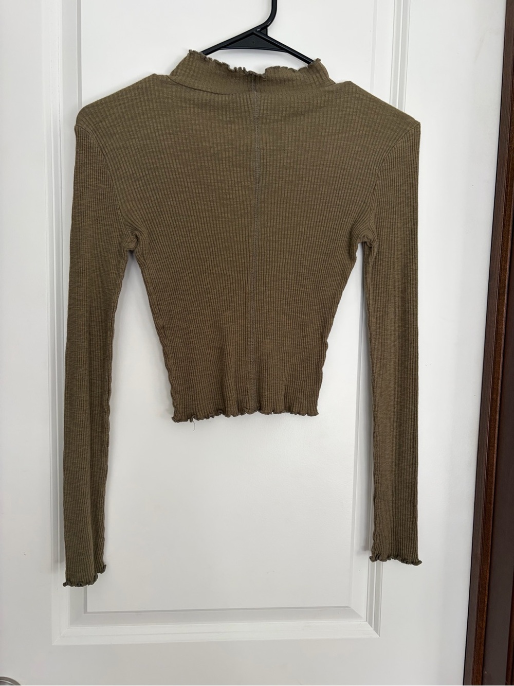 Forever 21 Olive Ribbed Lettuce-Edge Long Sleeve Crop Top